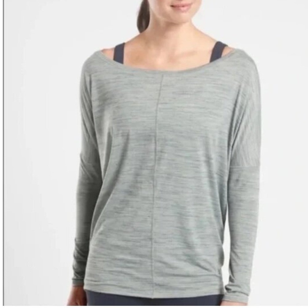 Athleta Essence Flow Long Sleeve XL UPF 50+ Yoga Scoop-Neck Recycled Poly